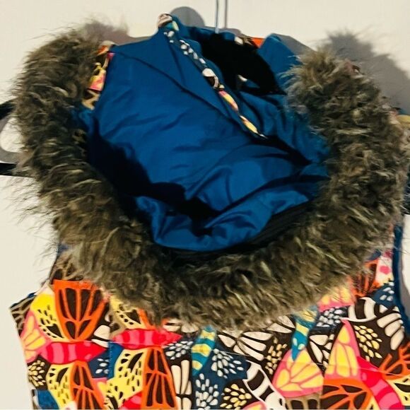 Kid's Burton Sugar & Spice Paradise Print Puffer Vest with Hoot - Picture 12 of 13